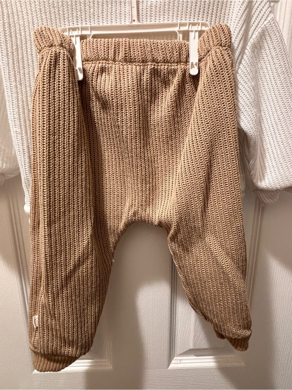 🎉 (18m) Snug Gender Neutral “ONE” Teddy Bear Knit Sweater + Pants Set - Picture 5 of 6